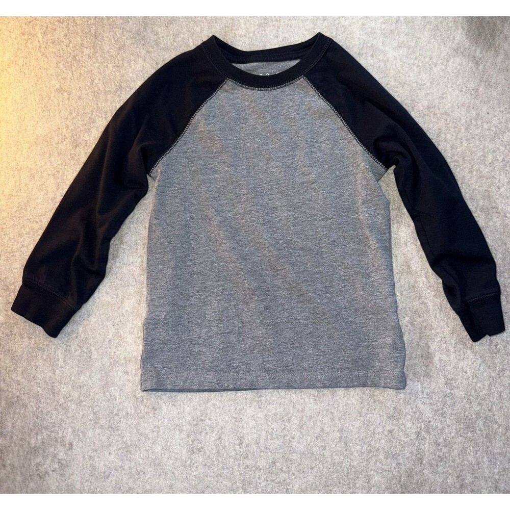 Cat & Jack Boys Size 3T Gray And Black Raglan Sleeve Long Sleeve Tshirt
